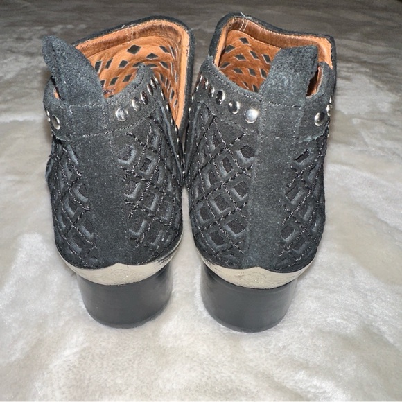 Jeffrey Campbell Black Tagalong Stud Western Cut Out Booties Size 6.5 - Picture 8 of 11